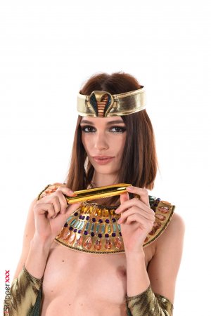 0013-10 thefappeningblog.com.jpg