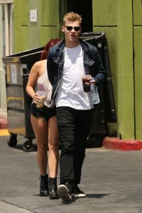 Ariel Winter Braless 8 thefappeningblog.com.jpg