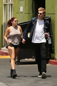 Ariel Winter Braless 11 thefappeningblog.com.jpg