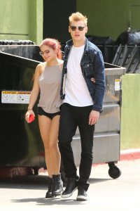 Ariel Winter Braless 17 thefappeningblog.com.jpg