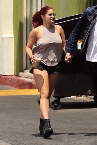 Ariel Winter Braless 27 thefappeningblog.com.jpg
