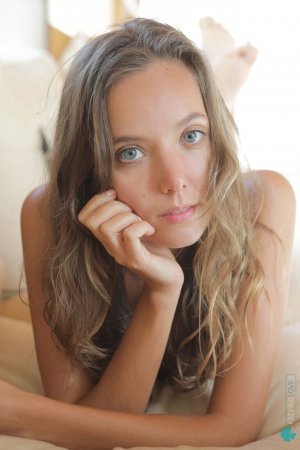 0005-12 thefappeningblog.com.jpg