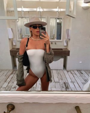 sian.owenx_117345939_2733076856971431_7780694520499609785_n - Copy.jpg