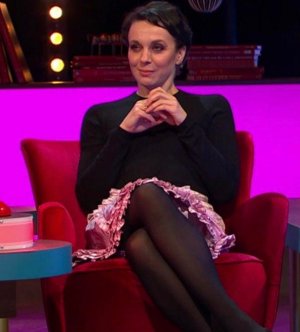 amanda-abbington-v0-4ptvm7ons7b91.jpg