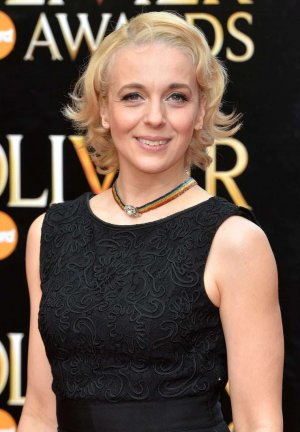 amanda-abbington-smile-pics.jpeg