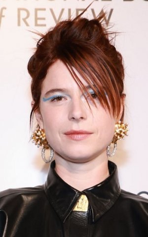 jessie-buckley-hairstyles-20230108-Quintero-Copy.jpg