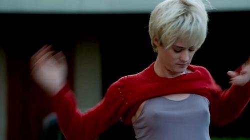 Mackenzie Davis - Halt and Catch Fire - S01E01 - 2_4-500.jpg