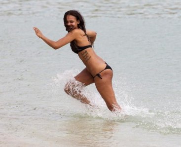 Samantha Mumba bikini 2.jpg