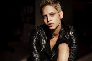 Thais D’Lima Topless 06.jpg