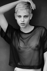 Thais D’Lima Topless 14.jpg