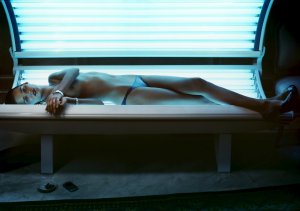 Carmen Kass Topless 02.jpg