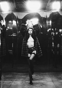 Alice Baton Topless 04.jpg