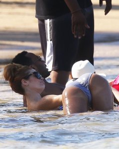 Jessica Alba Ass in bikini 11.jpg
