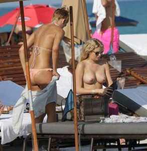 Shayna Terese Taylor Topless 06.jpg