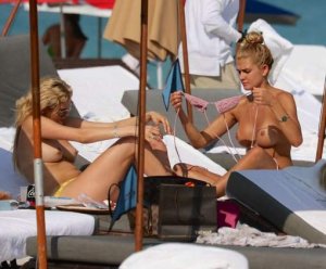 Shayna Terese Taylor Topless 08.jpg