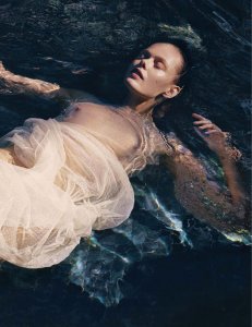 Frida Gustavsson Topless 01.jpg