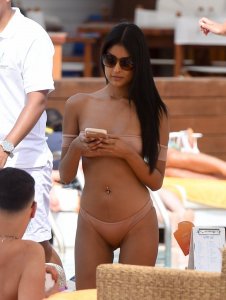 Farah Sattaur Sexy 5 thefappeningblog.com.jpg