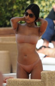 Farah Sattaur Sexy 28 thefappeningblog.com.jpg