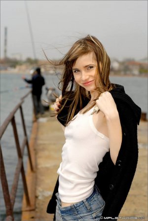 mplstudios-anya-body-by-design-11 thefappeningblog.com.jpg