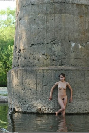 inna-showcases-her-curves-by-the-river-05 thefappeningblog.com.jpg