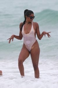 Claudia Jordan See Through 32 thefappeningblog.com.jpg