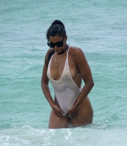 Claudia Jordan Nip Slip 7 thefappeningblog.com.jpg