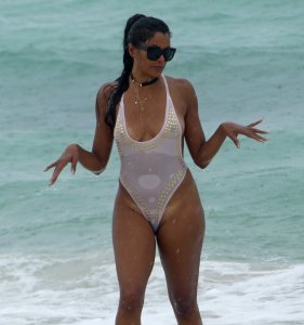 Claudia Jordan Nip Slip 9 thefappeningblog.com.jpg