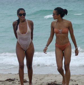 Claudia Jordan Nip Slip 33 thefappeningblog.com.jpg