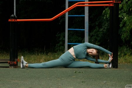 0001-05 thefappeningblog.com.jpg