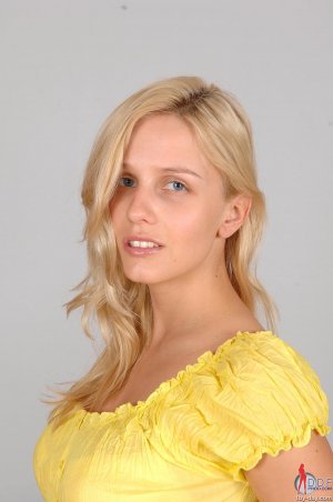 1890-04 thefappeningblog.com.jpg