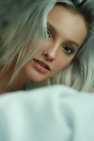 5561-05 thefappeningblog.com.jpg