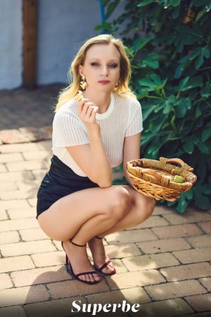 0002-01 thefappeningblog.com.jpg