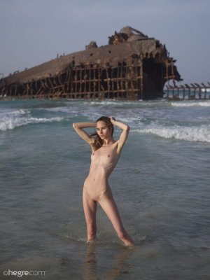 0001-12 thefappeningblog.com.jpg