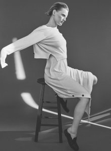 Guinevere Van Seenus Sexy Topless 2 thefappeningblog.com.jpg