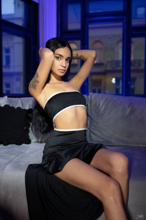 0004-02 thefappeningblog.com.jpg