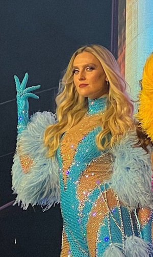 Perrie_Edwards_(2022).jpg