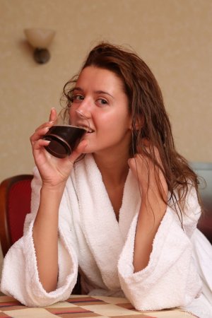 busty-bombshell-sybil-cools-down-her-hot-body-by-undressing-03 thefappeningblog.com.jpg