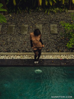 0001-12 thefappeningblog.com.jpg