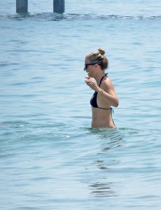 Gwyneth Paltrow Sexy 14 thefappeningblog.com.jpg