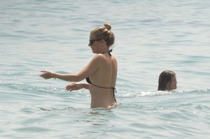 Gwyneth Paltrow Sexy 36 thefappeningblog.com.jpg