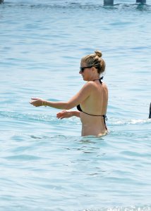 Gwyneth Paltrow Sexy 37 thefappeningblog.com.jpg