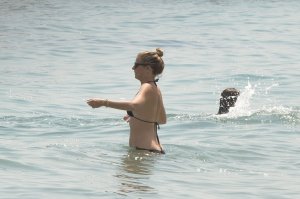 Gwyneth Paltrow Sexy 35 thefappeningblog.com.jpg