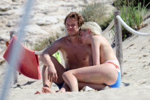 Teliz Alley Sexy Topless 24 thefappeningblog.com.jpg