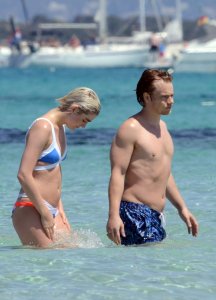 Teliz Alley Sexy Topless 64 thefappeningblog.com.jpg