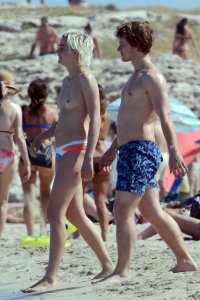 Teliz Alley Sexy Topless 67 thefappeningblog.com.jpg