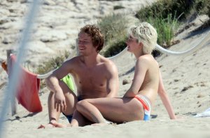 Teliz Alley Sexy Topless 23 thefappeningblog.com.jpg