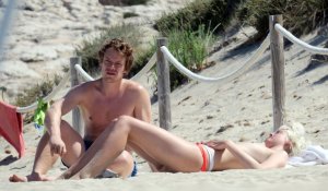 Teliz Alley Sexy Topless 26 thefappeningblog.com.jpg