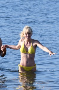 Anna Faris Sexy 65 thefappeningblog.com.jpg