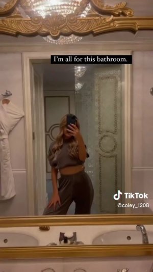 Nicole (@coley_1208) TikTok.mp4_000008100.jpg