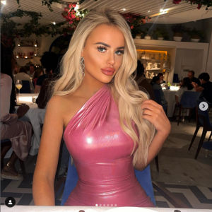 Screenshot 2023-03-30 at 00-22-12 Nicole Farrell (@nicolefarrell_1208) • Instagram photos and ...png